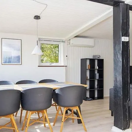 House In Skovmose Close To The Water Hébergement de vacances