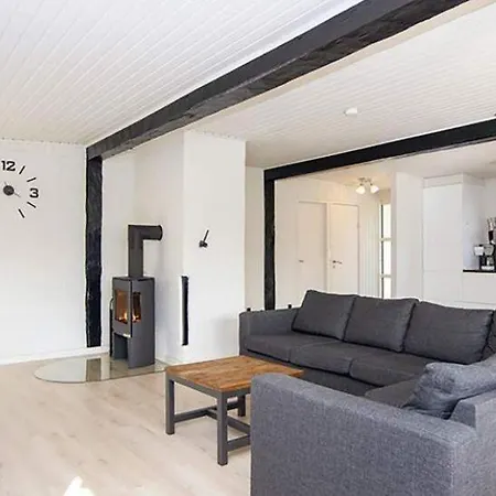 House In Skovmose Close To The Water Hébergement de vacances