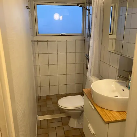 House In Skovmose Close To The Water Hébergement de vacances *