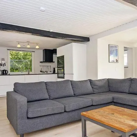 House In Skovmose Close To The Water Hébergement de vacances Skovbyballe